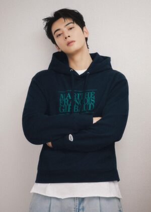 CLASSIC LOGO HOODIE navy